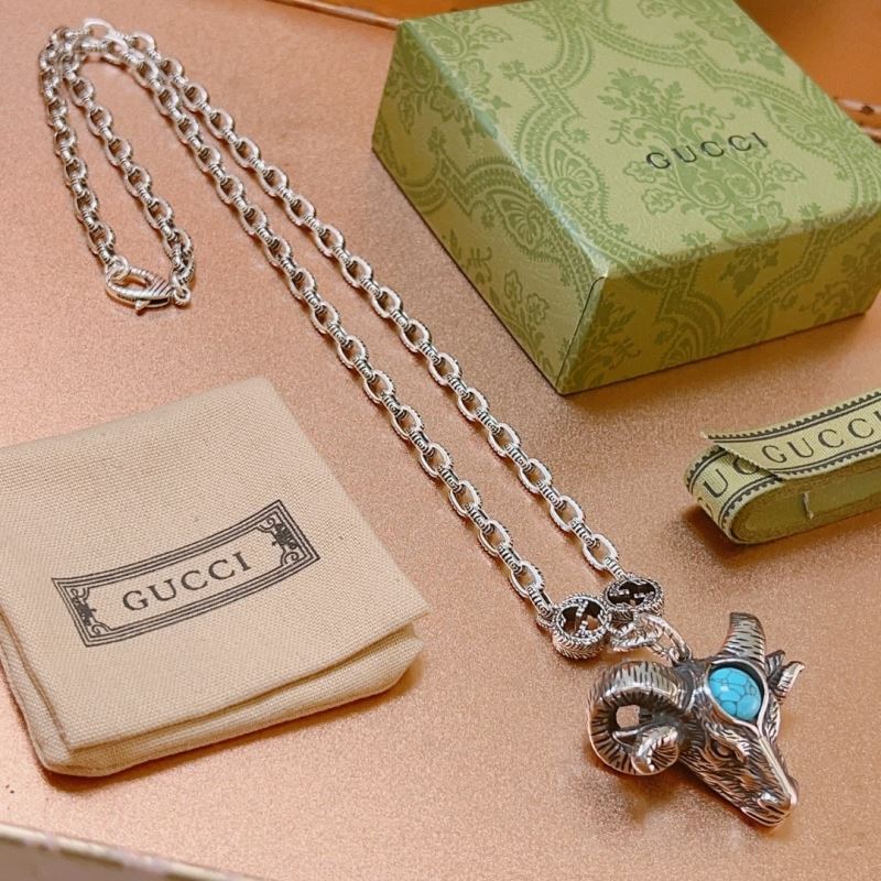 G*u*i necklaces